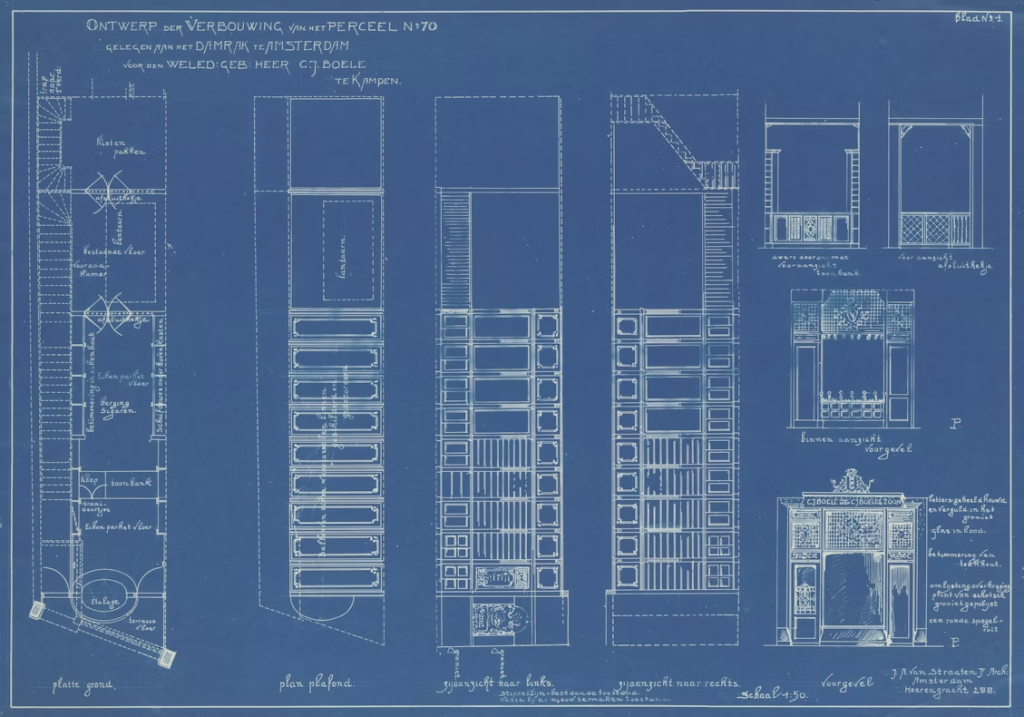 Plano arquitectónico histórico en tinta azul con alzados y secciones de edificio de viviendas en Amsterdam